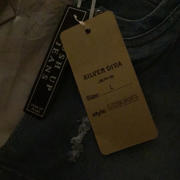 BRAND NEW HIGH WAIST SILVER DIVA BOOTY SHORTS L - Picture 3 of 4